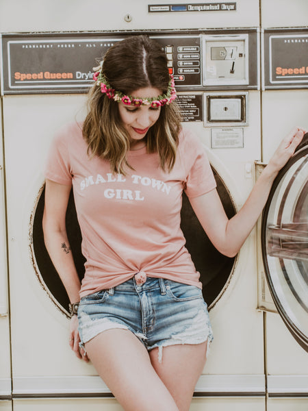 "Small Town Girl" Women's Retro Dusty Rose Tee