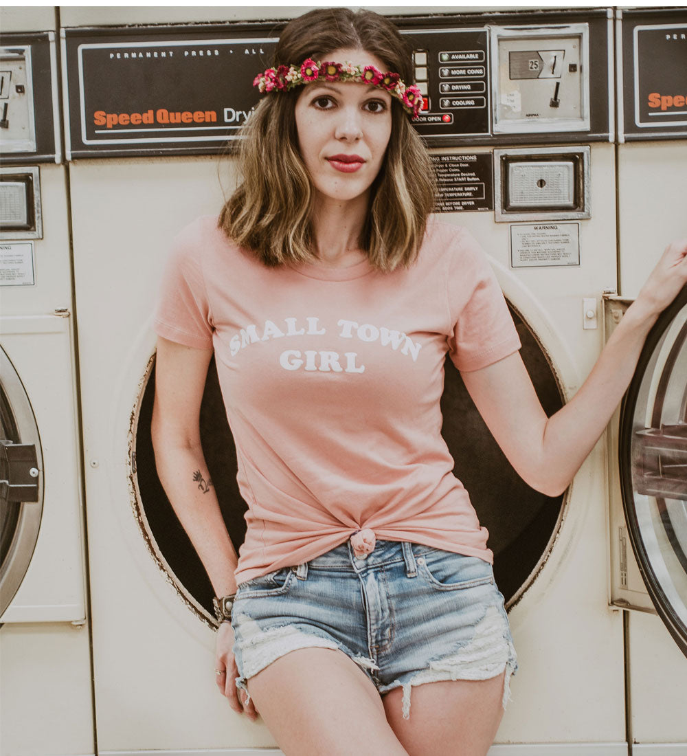 "Small Town Girl" Women's Retro Dusty Rose Tee